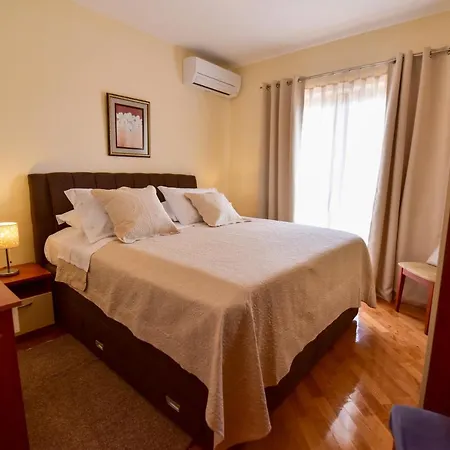 纳特力公寓别墅 * 扎达尔